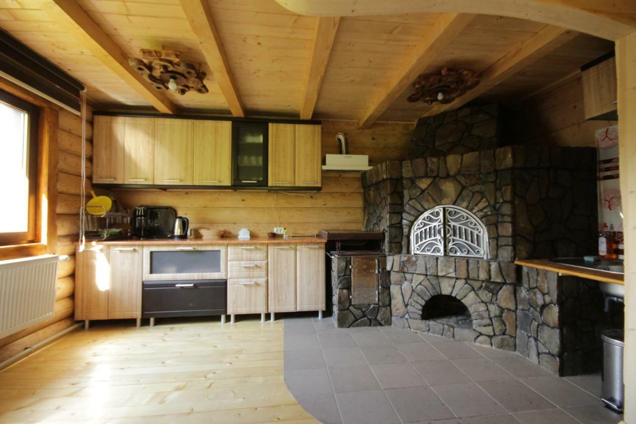 Villa Ozdoba à Verkhovyna Extérieur photo